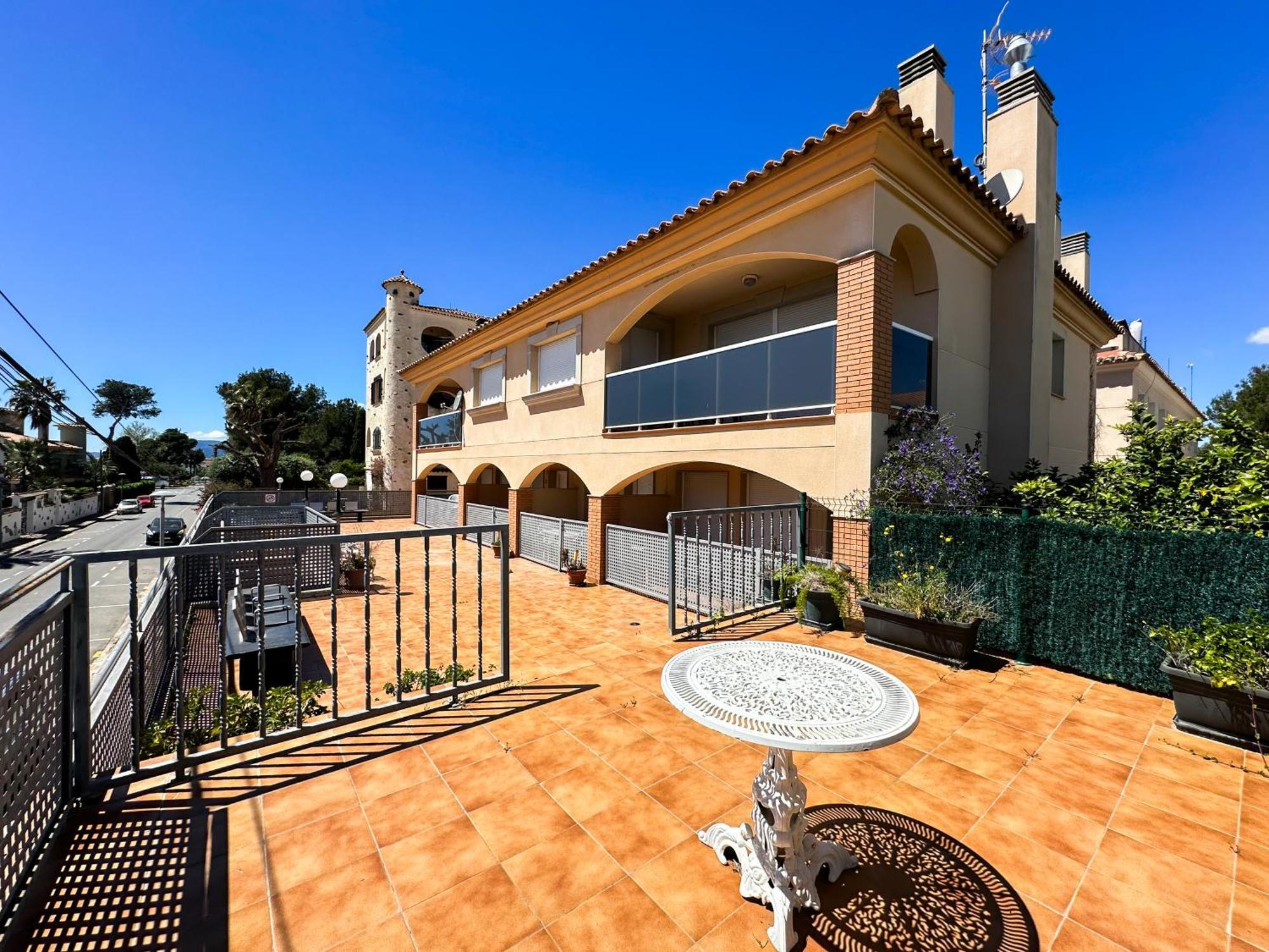 Acogedor Cerca De La Playa Wifi Y Parking Apartment Mont-roig del Camp